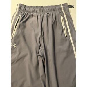 Men’s Medium Under Armour gym pants